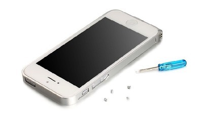 iPhone 4/4S经典配件推荐 金属边框保护壳，给怀旧爱机穿上流行护甲